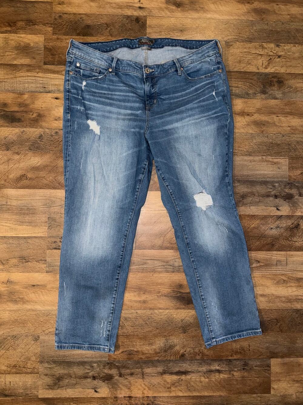 Torrid women’s distressed vintage stretch boyfriend straight blue Jeans